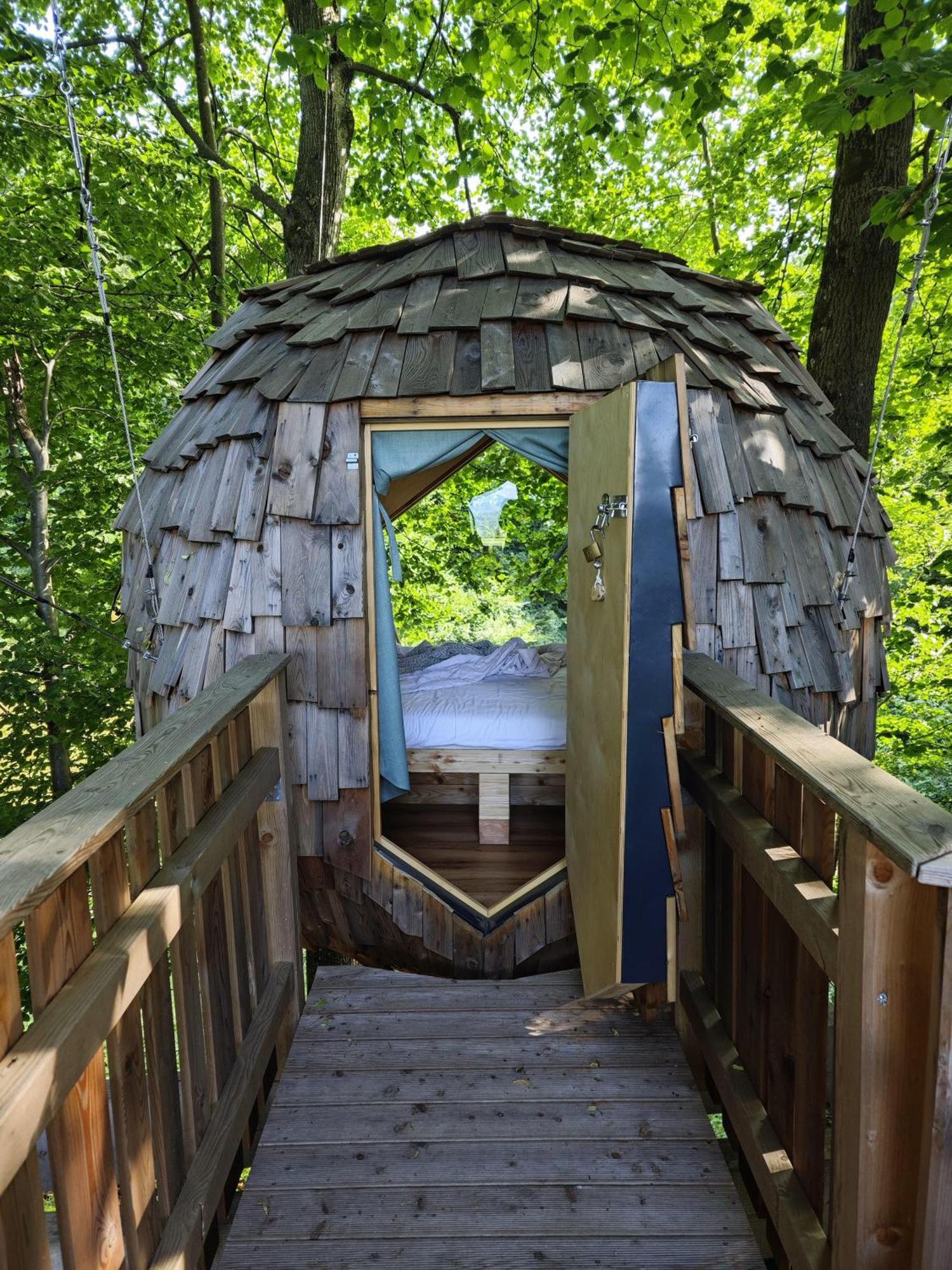 ホテル T'Glamp Bee House Rovte エクステリア 写真